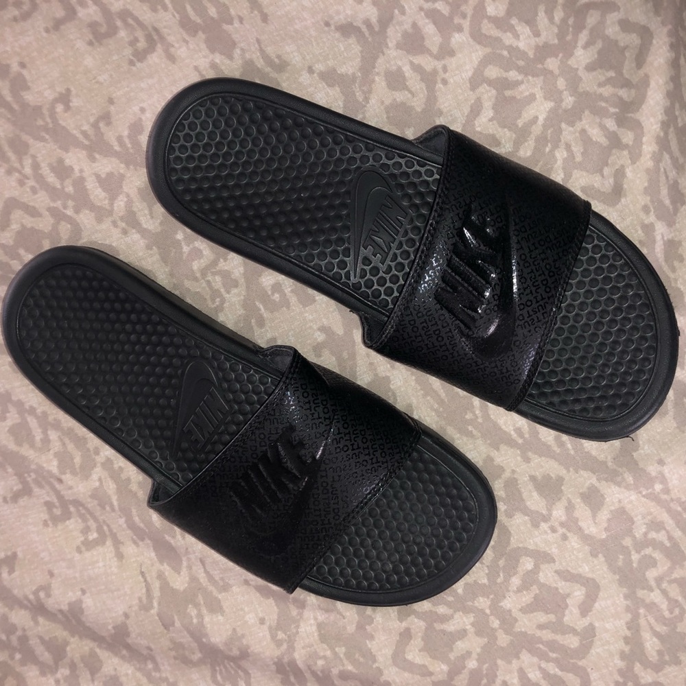 Nike Slides ✔️
